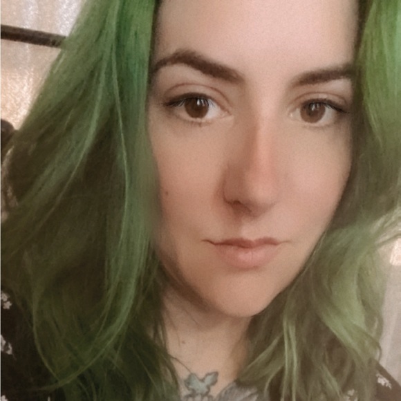 Meet your Posher, Natalie - Picture 1 of 2